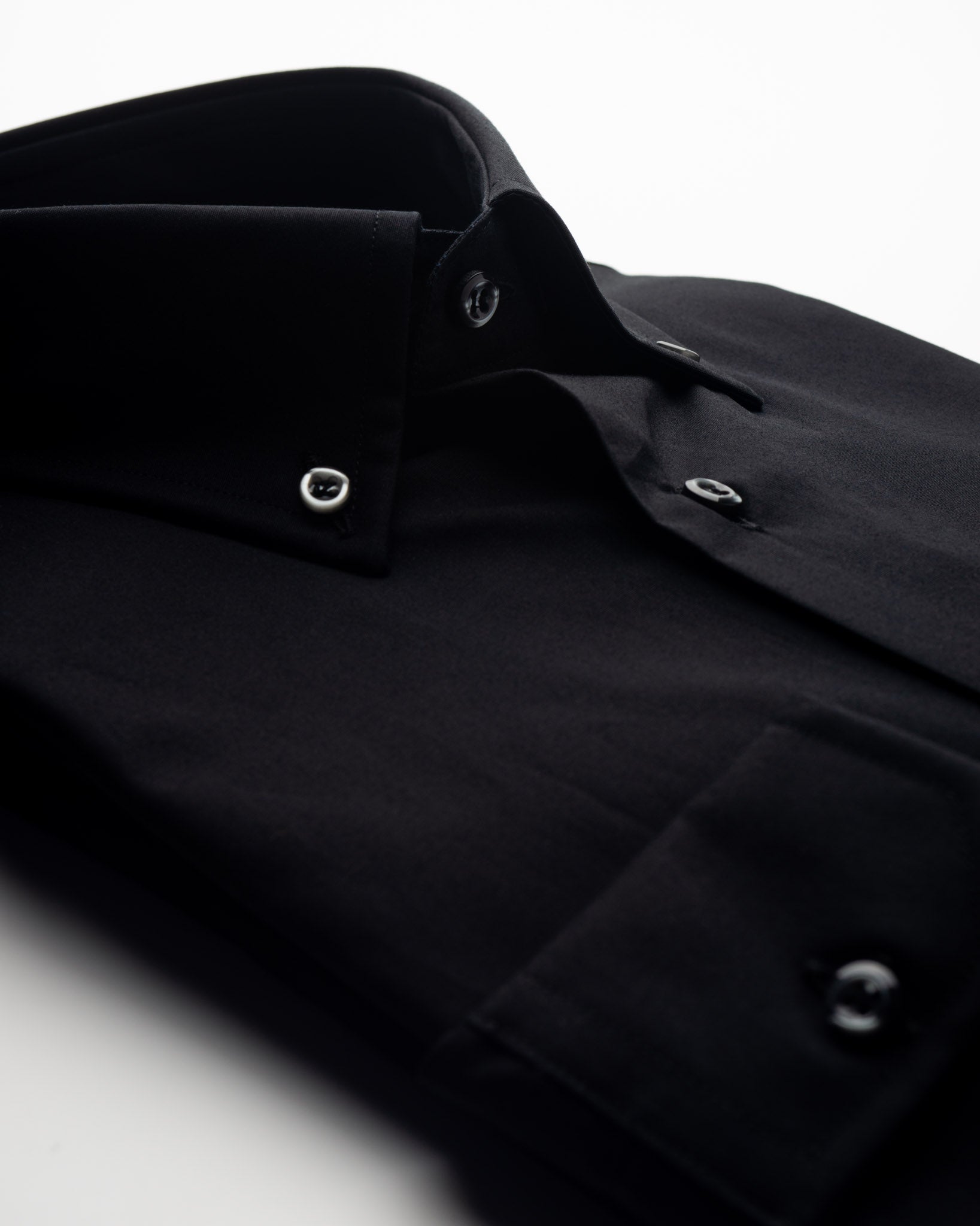Camicia elasticizzata button down nera