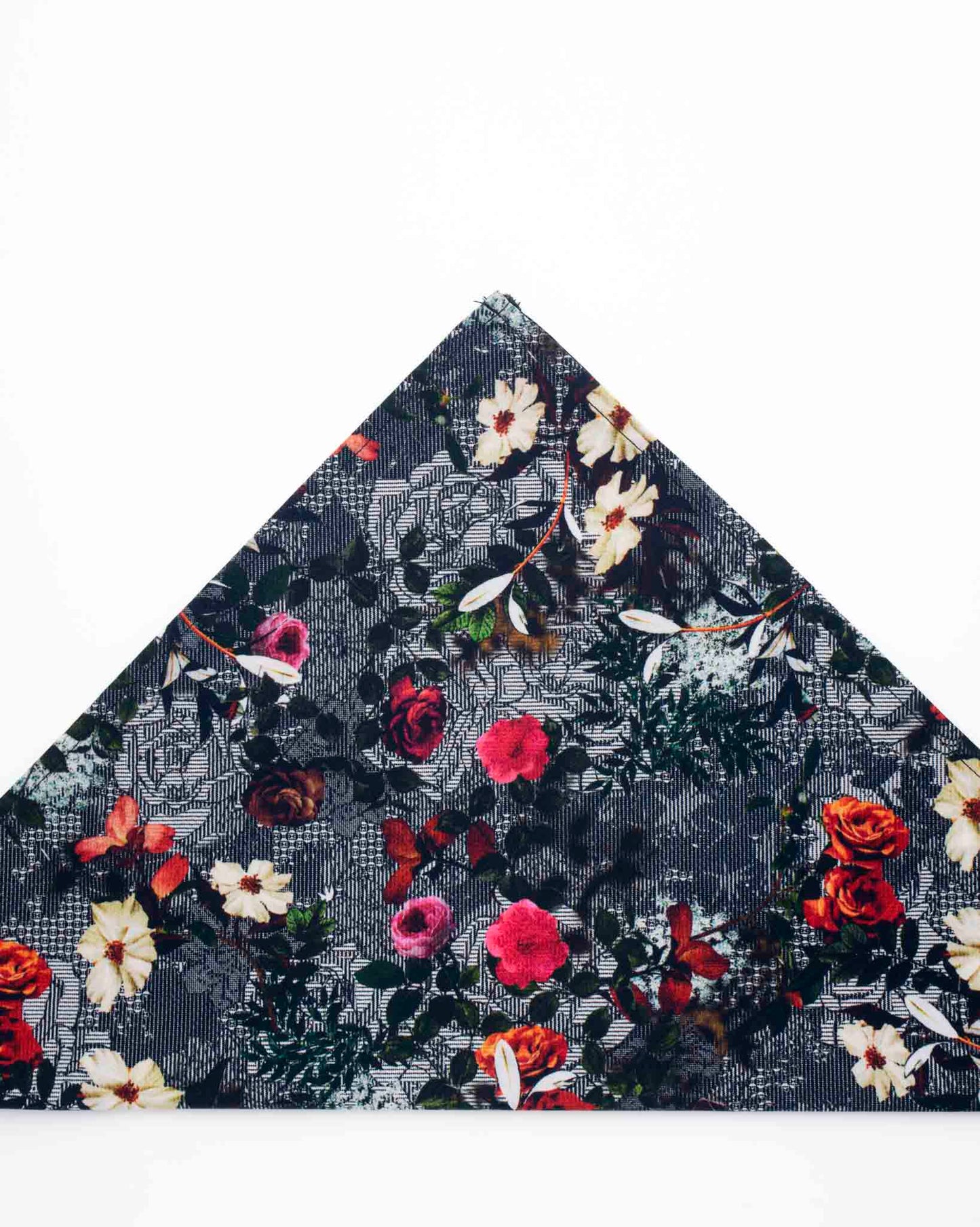 fazzoletto pochette da taschino in cotone popeline con stampa disegno fiori nero
